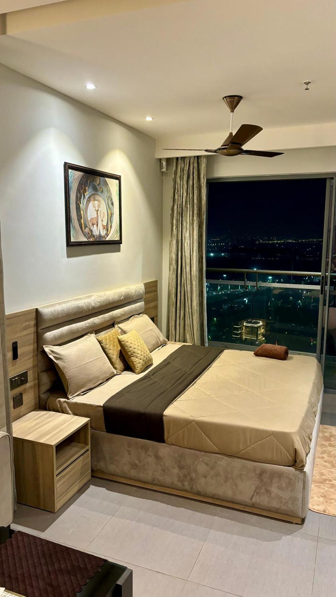 Countryside Luxury Suites - Supernova Noida Nové Dillí Exteriér fotografie